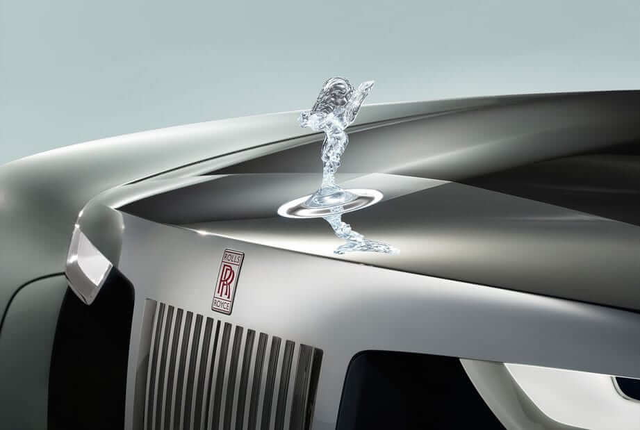 Zukunftsstudie Rollce Royce Vision Next 100- Die Spirit of Ecstasy wird auch in Zukunft nicht fehlen.