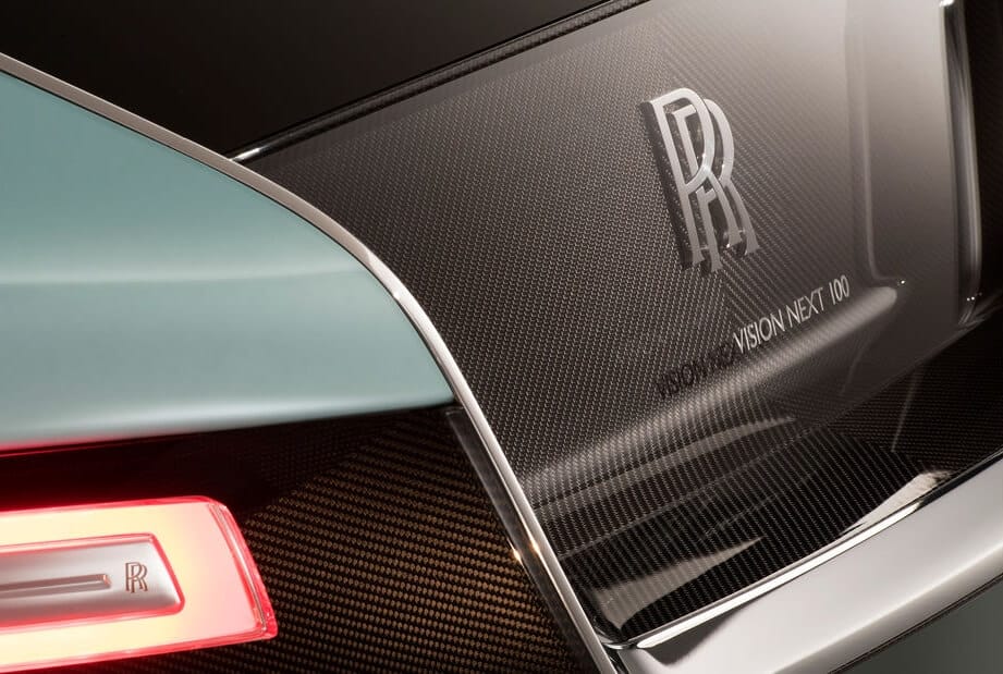 8 Bildunterschrift: Zukunftsstudie Rollce Royce Vison Next 100- Carbonelemente am Heck