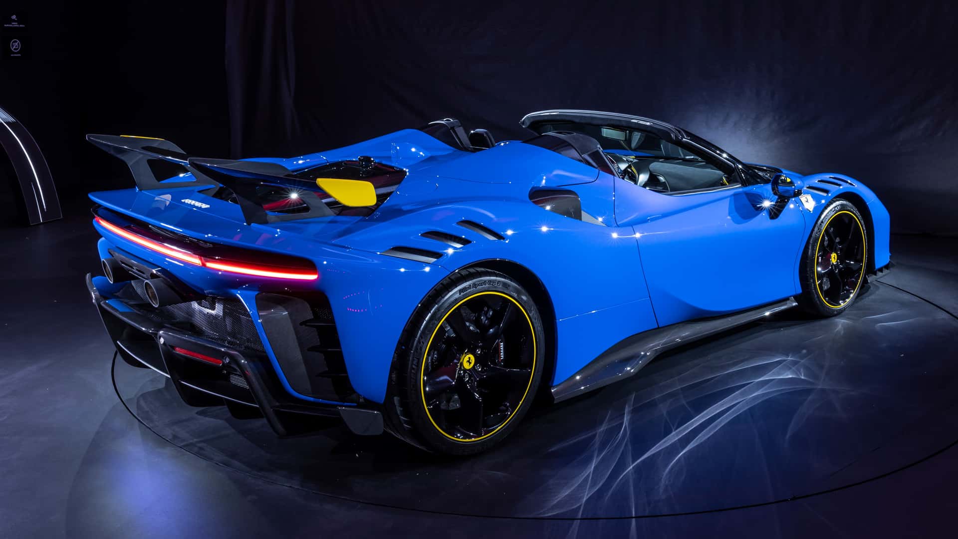 ferrari-sf90-xx-spider-azzurro-dino1